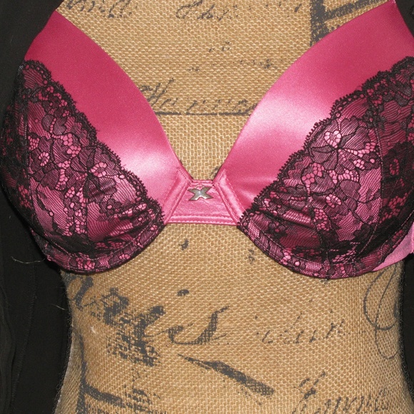 Fredricks of Hollywood Bombshell Push-up Bra - Picture 3 of 8